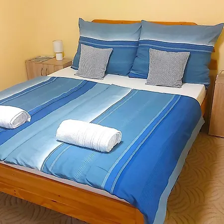 Apartamento Holiday Apartman