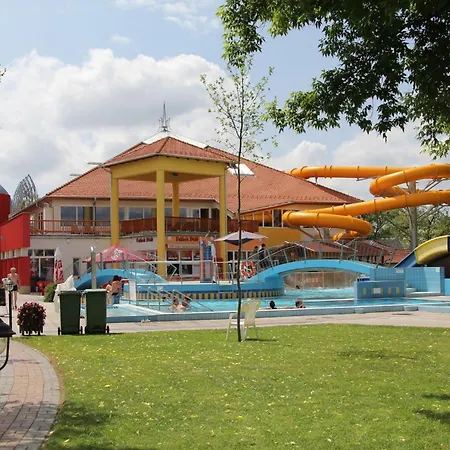 Holiday Apartman * Mórahalom