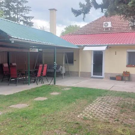 Holiday Apartman *