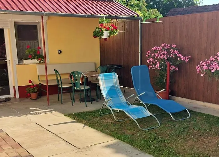 Apartman Holiday Apartman *